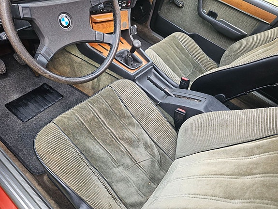 BMW 735i 25 of 30