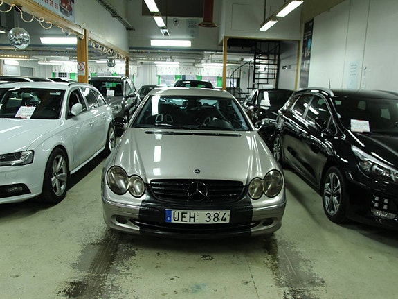 Mercedes-Benz CLK240 4 of 5