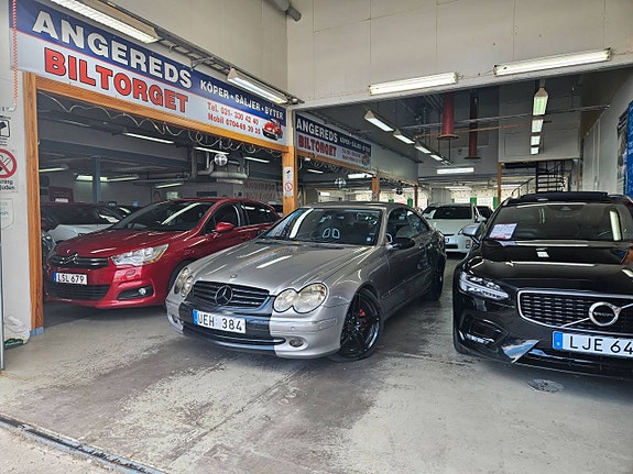 Mercedes-Benz CLK240 2 of 5