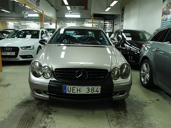 Mercedes-Benz CLK240 3 of 5