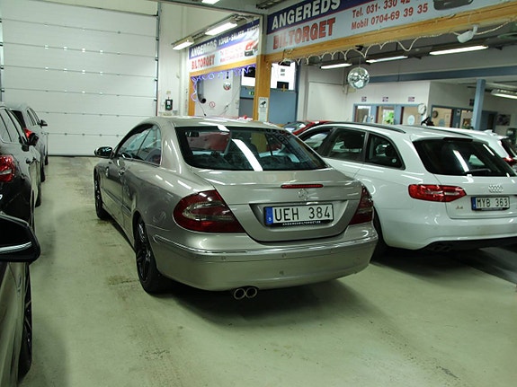 Mercedes-Benz CLK240 5 of 5