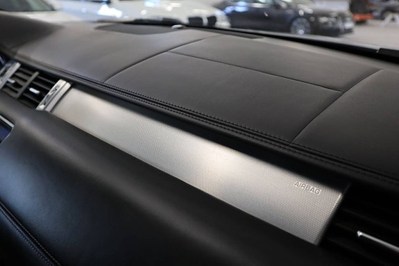 Land Rover Range Rover Evoque 18 of 26