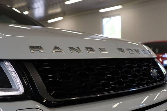 Land Rover Range Rover Evoque 21 of 26