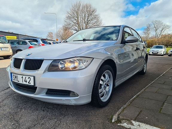 BMW 318 3 of 5