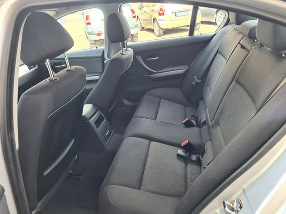 BMW 318 9 of 12