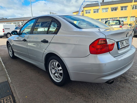 BMW 318 7 of 12