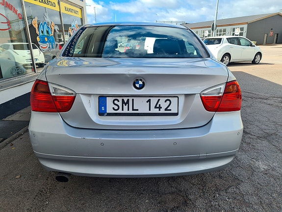 BMW 318 4 of 5