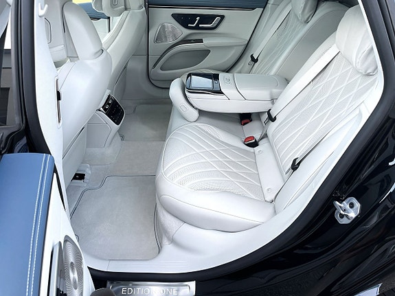 Mercedes-Benz EQS580 6 of 9