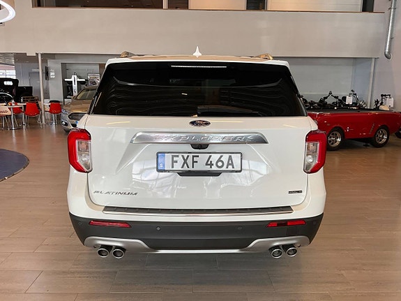 Ford Explorer 5 of 5
