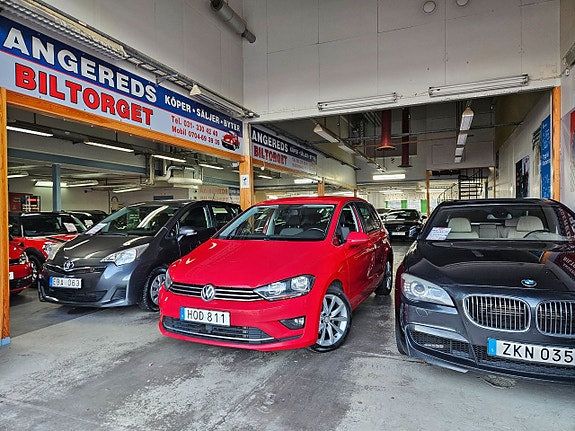 Volkswagen Golf Sportsvan 2 of 15