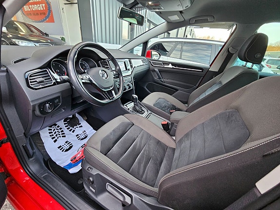 Volkswagen Golf Sportsvan 8 of 15