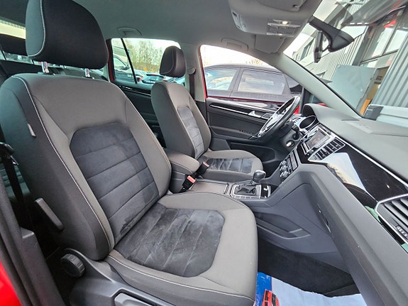 Volkswagen Golf Sportsvan 14 of 15