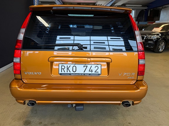 Volvo V70 6 of 24