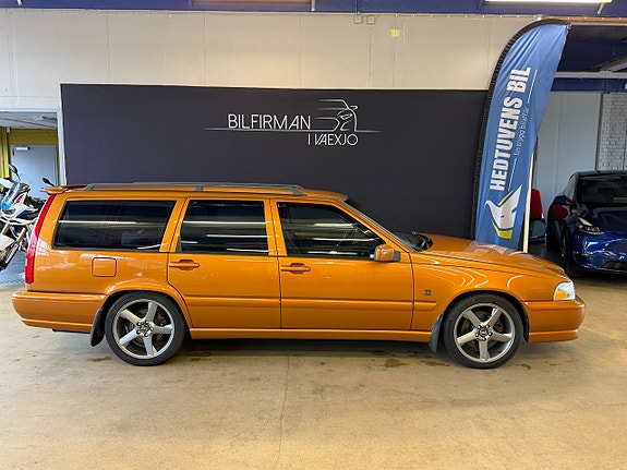 Volvo V70 4 of 24