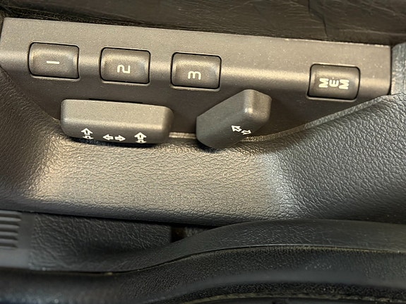 Volvo V70 13 of 24