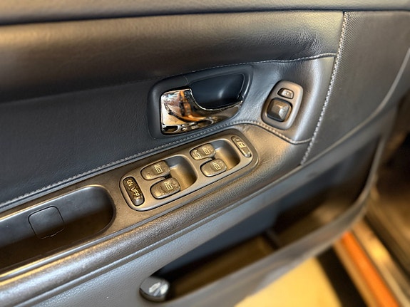 Volvo V70 12 of 24
