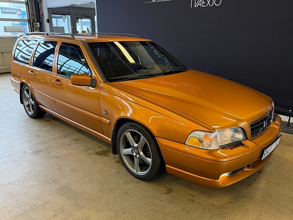 Volvo V70 3 of 24