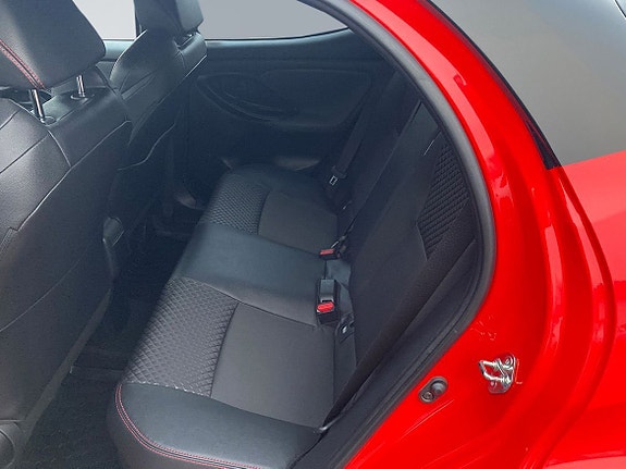 Toyota Yaris 7 of 10