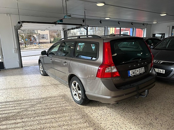 Volvo V70 9 of 12