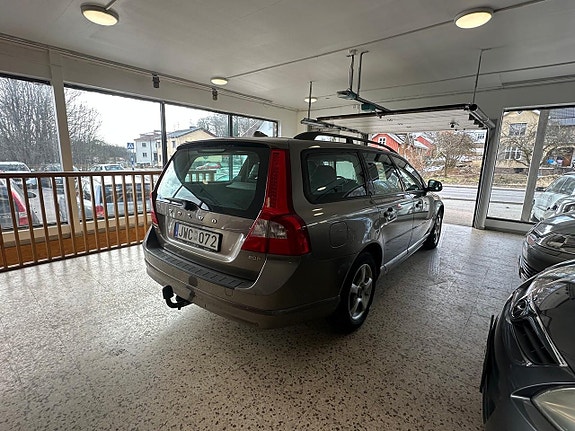 Volvo V70 10 of 12