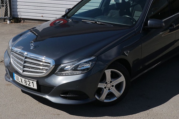 Mercedes-Benz E250 2 of 5