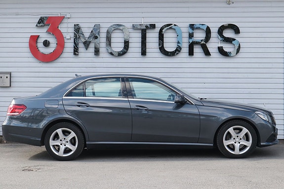 Mercedes-Benz E250 5 of 5