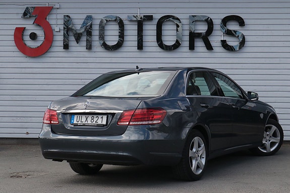Mercedes-Benz E250 6 of 16