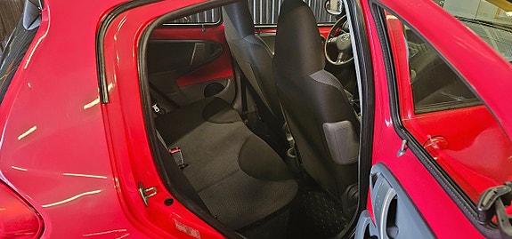 Toyota Aygo 9 of 11
