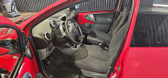 Toyota Aygo 6 of 11