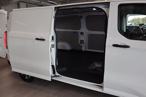 Ford Transit 9 of 16