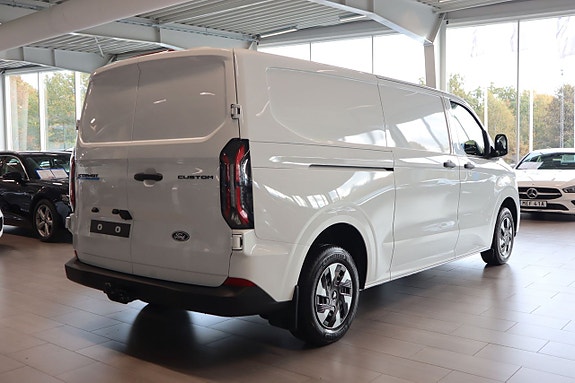 Ford Transit 2 of 5