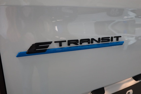 Ford Transit 10 of 16