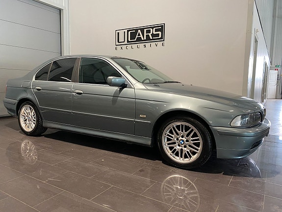 BMW 530i 2 of 5