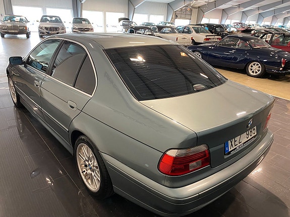 BMW 530i 6 of 11