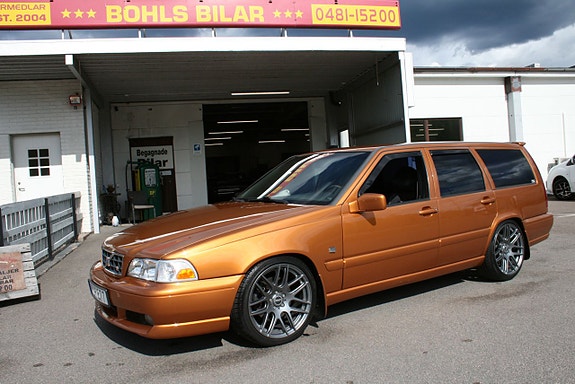 Volvo V70 5 of 17