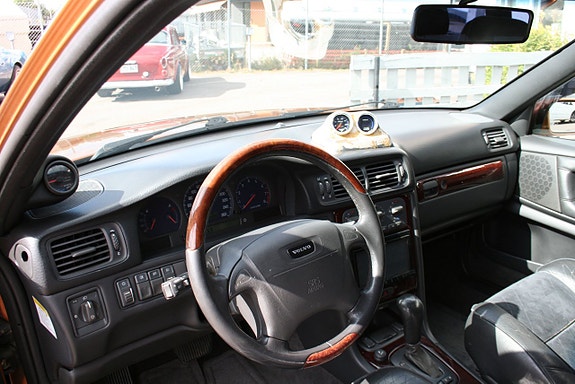 Volvo V70 12 of 17