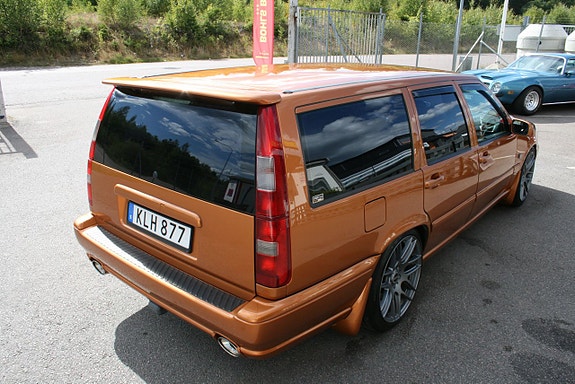 Volvo V70 7 of 17