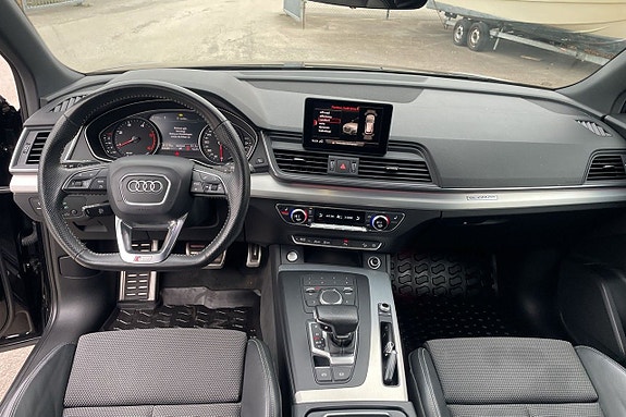Audi Q5 8 of 17