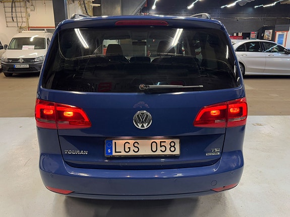Volkswagen Touran 8 of 23