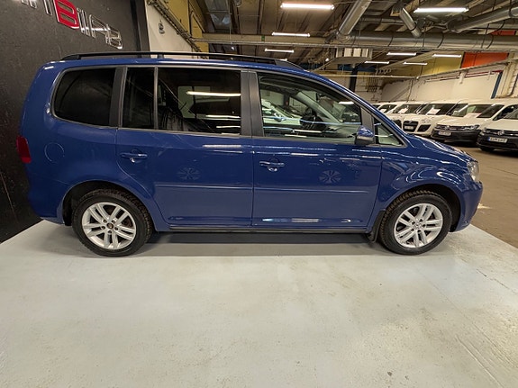 Volkswagen Touran 7 of 23