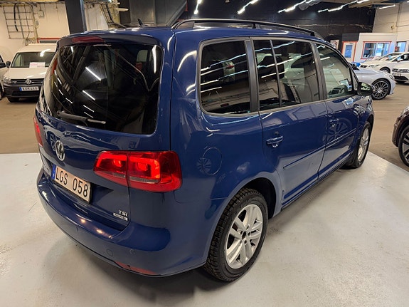 Volkswagen Touran 4 of 5