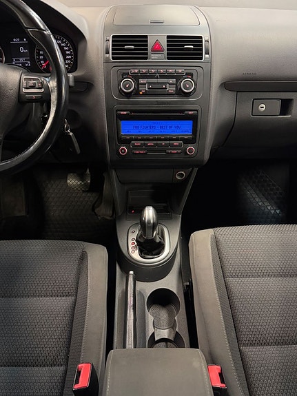 Volkswagen Touran 16 of 23