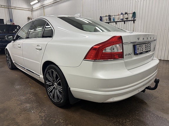Volvo S80 2 of 18