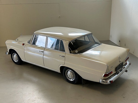 Mercedes-Benz 190 C 8 of 26