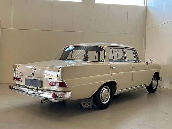 Mercedes-Benz 190 C 9 of 26