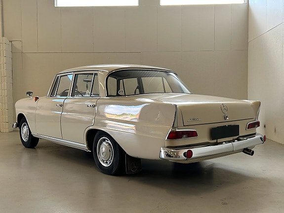 Mercedes-Benz 190 C 7 of 26