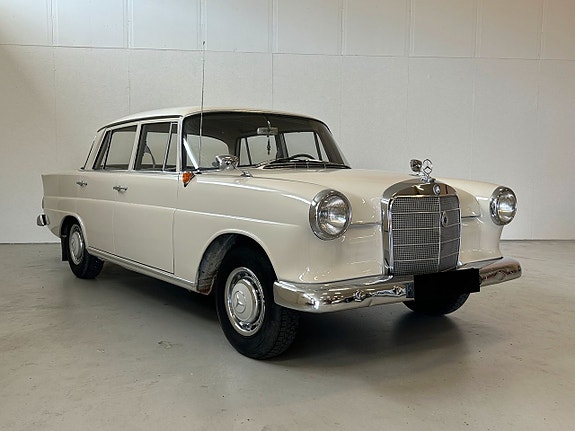 Mercedes-Benz 190 C 3 of 5
