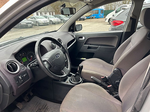Ford Fusion 5 of 5