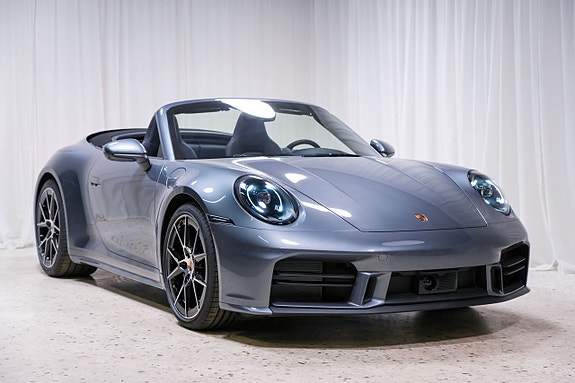 Porsche 911 Carrera 2 of 5