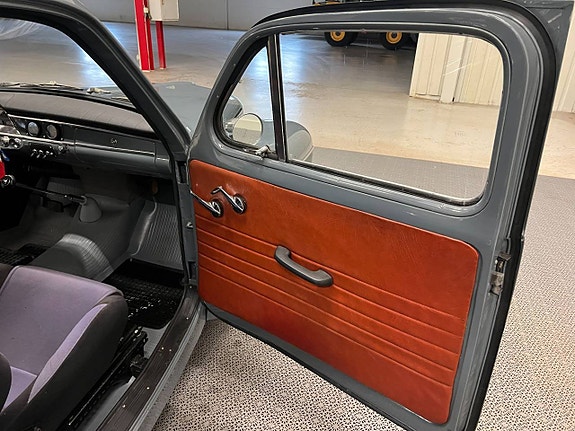 Volvo PV 11 of 28